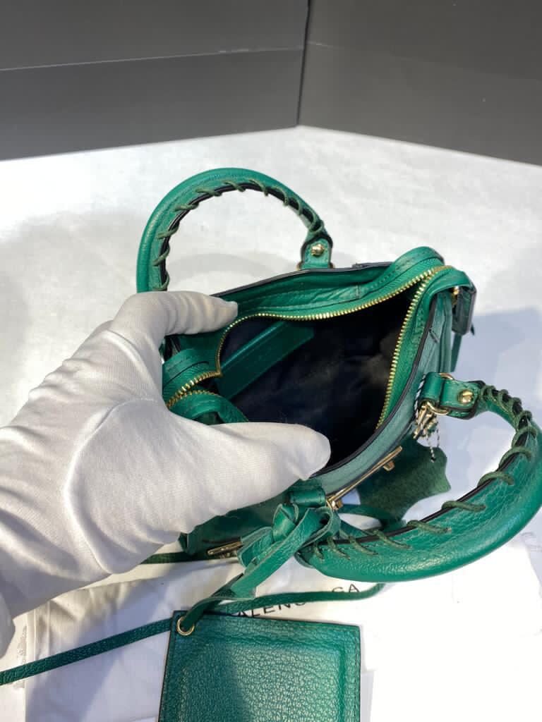 balenciaga canta city miniboy yesil gold aksesuar 19x12