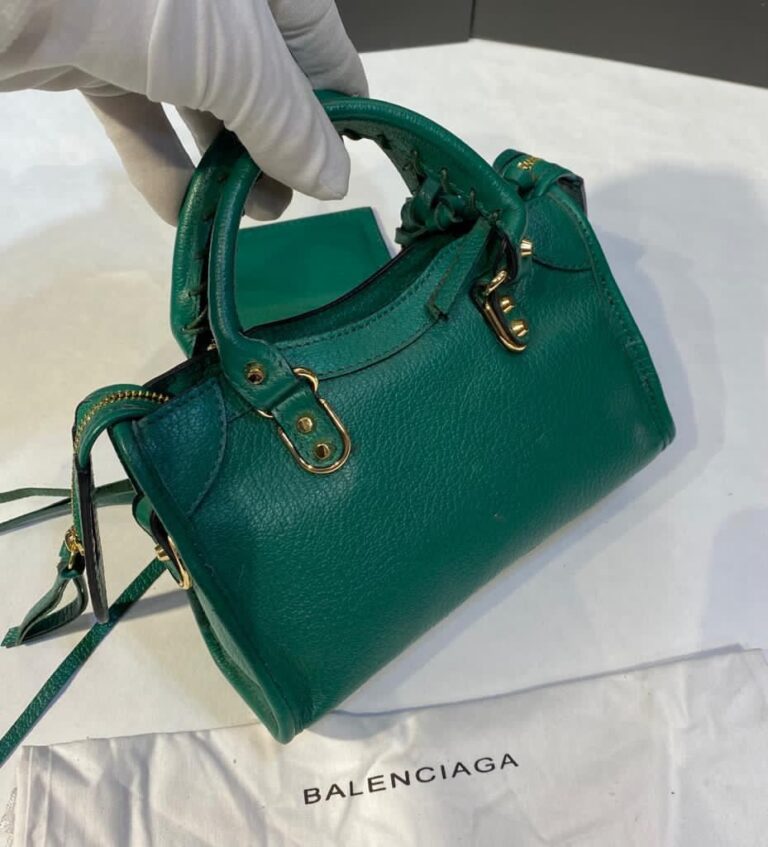 balenciaga canta city miniboy yesil gold aksesuar 19x12