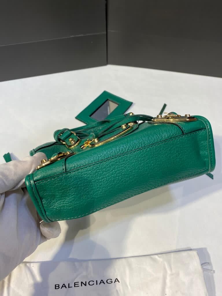 balenciaga canta city miniboy yesil gold aksesuar 19x12
