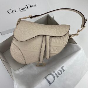 christian dior canta saddle embossed calfskin bej 25x20x6cm