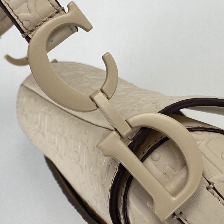 christian dior canta saddle embossed calfskin bej 25x20x6cm