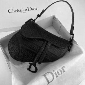 christian dior canta saddle embossed calfskin siyah 25x20x6cm