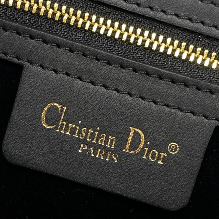 christian dior canta saddle embossed calfskin siyah 25x20x6cm