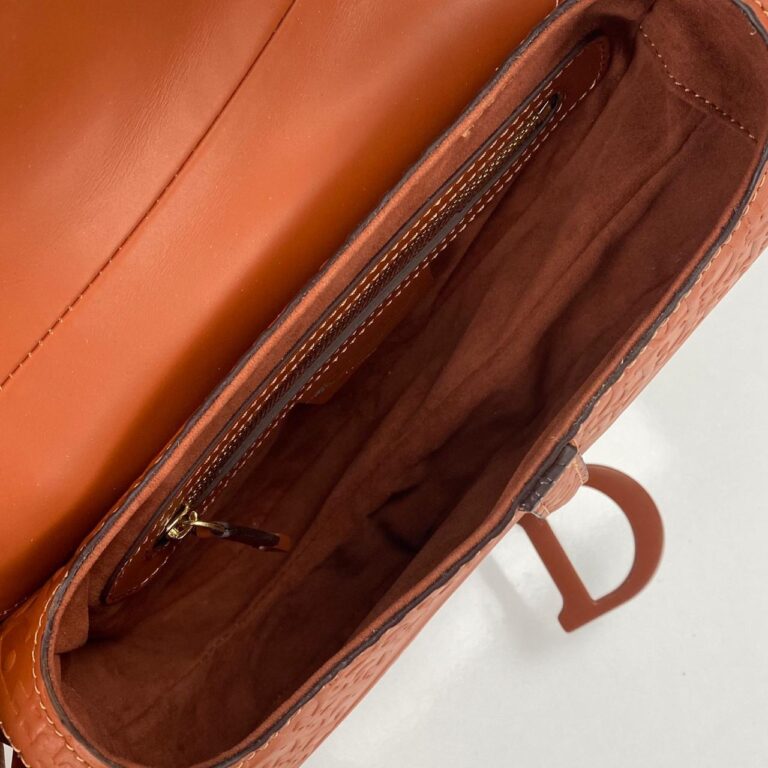 christian dior canta saddle embossed calfskin taba 25x20x6cm