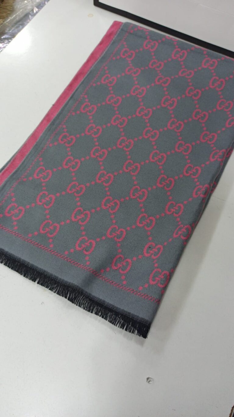 gucci sal cift tarafli acik gri pembe yeni model kasmir