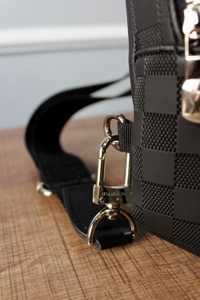 louis vuitton canta avenue sling bag siyah damier 20x31x10