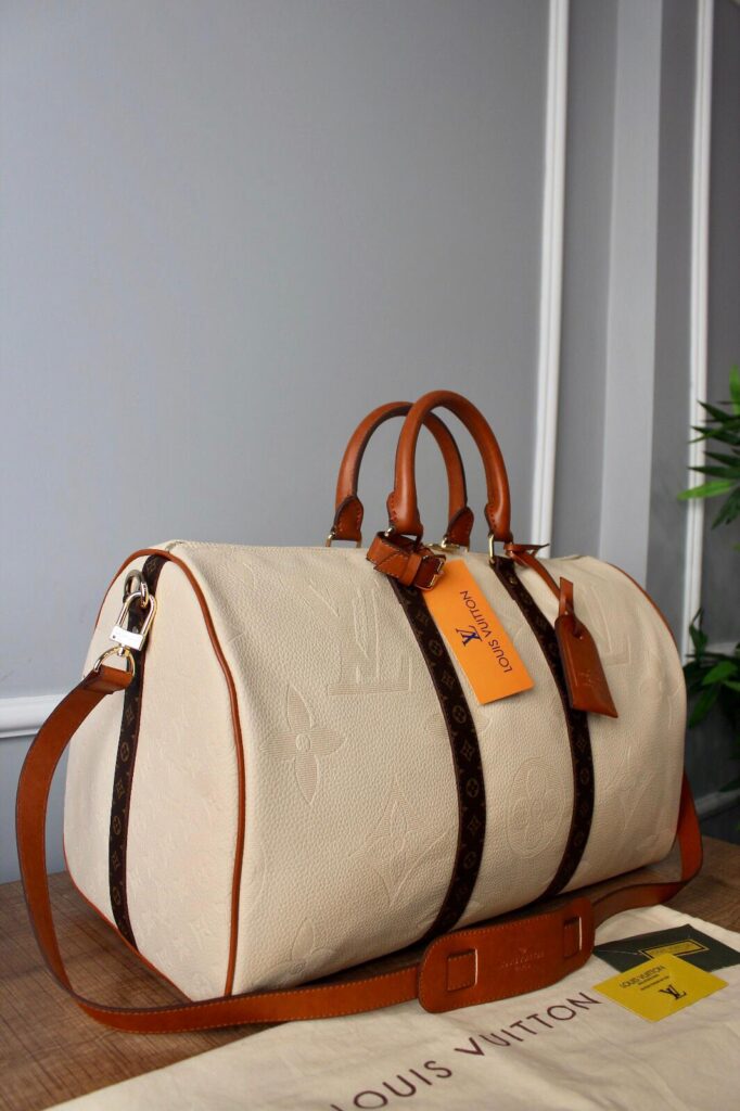 louis vuitton canta keepall bandouliere krem monogram el valizi 50x29x23