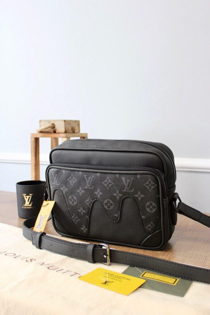 louis vuitton canta nil messenger siyah monogram 29x21x12 cm