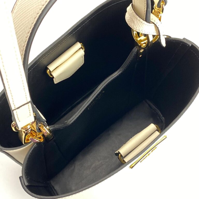 prada canta medium saffiano panier krem
