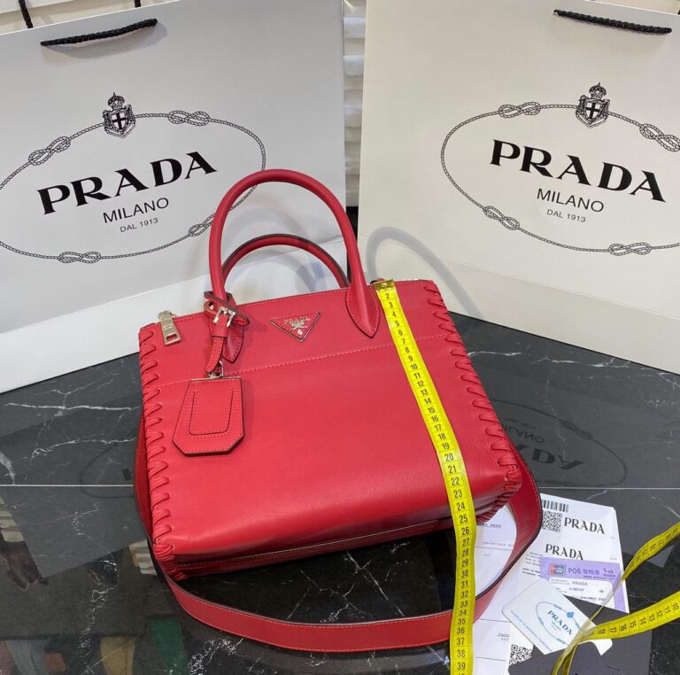 prada canta saffiano orgulu kirmizi 29x24cm