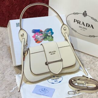 prada canta sidonie logo shoulder krem 29x15