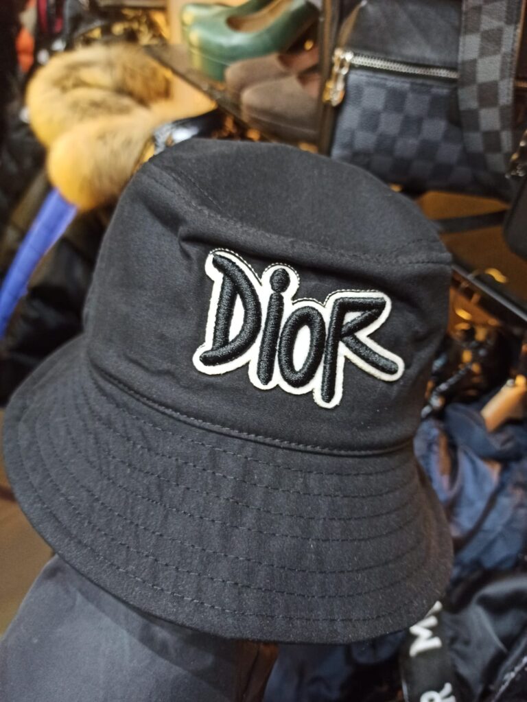 christian dior sapka yuksek kalite siyah