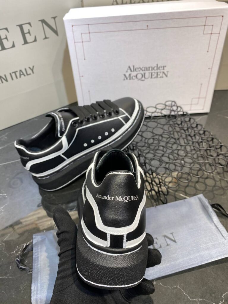 alexander mcqueen ayakkabi ozel seri siyah beyaz sneaker
