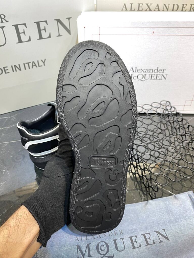 alexander mcqueen ayakkabi ozel seri siyah beyaz sneaker