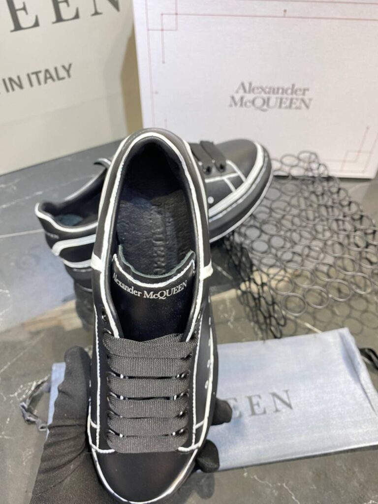 alexander mcqueen ayakkabi ozel seri siyah beyaz sneaker