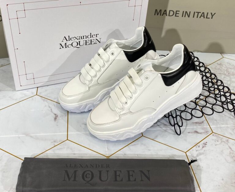 alexander mcqueen ayakkabi sneaker beyaz arkasi siyah deri