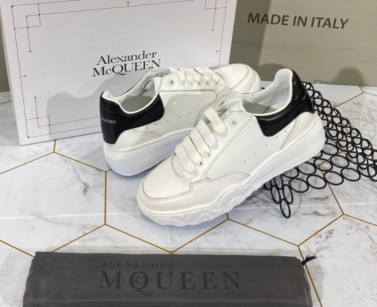 alexander mcqueen ayakkabi sneaker beyaz arkasi siyah deri