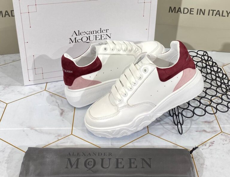 alexander mcqueen ayakkabi sneaker beyaz pudra bordo