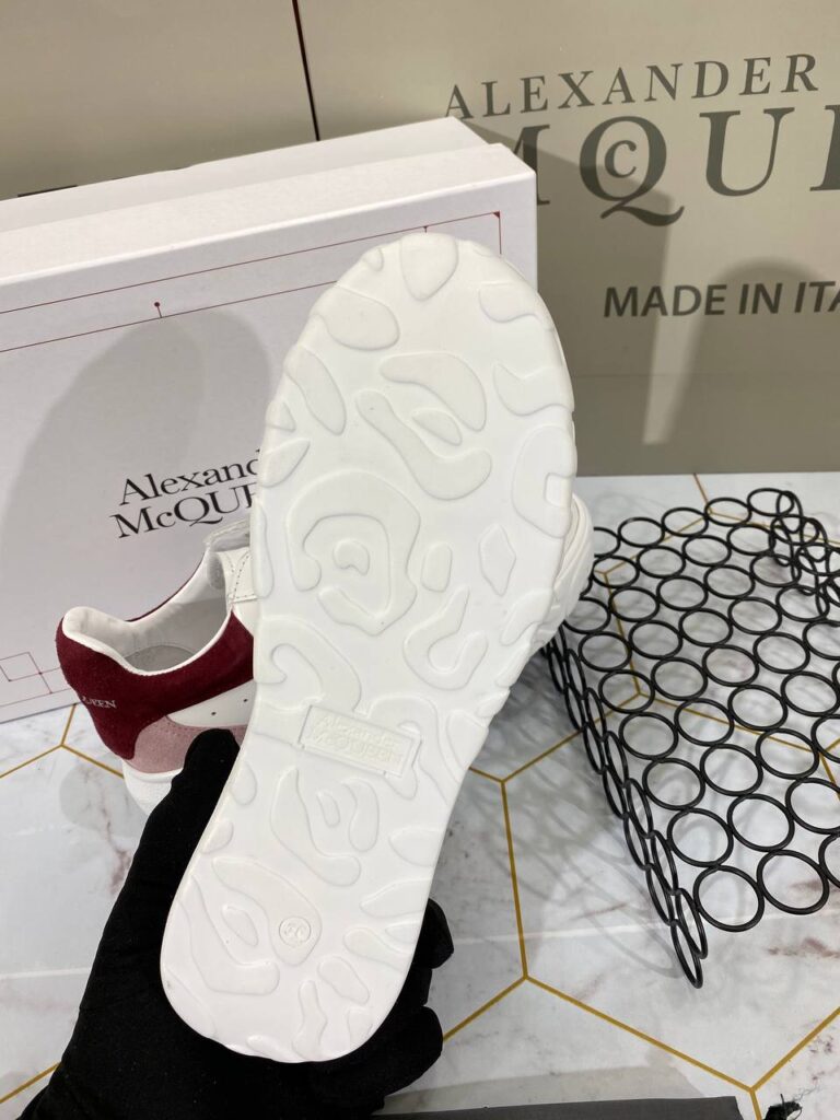 alexander mcqueen ayakkabi sneaker beyaz pudra bordo