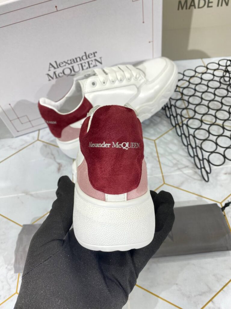 alexander mcqueen ayakkabi sneaker beyaz pudra bordo