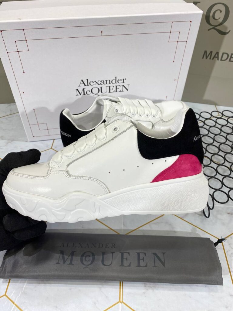 alexander mcqueen ayakkabi sneaker beyaz siyah pembe