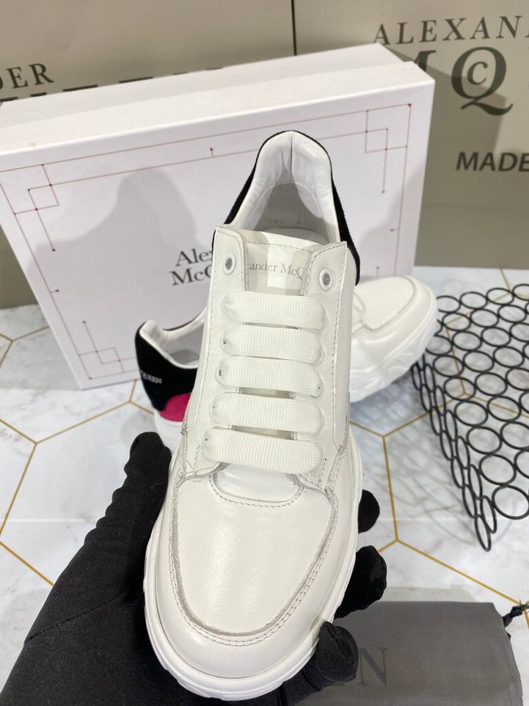 alexander mcqueen ayakkabi sneaker beyaz siyah pembe