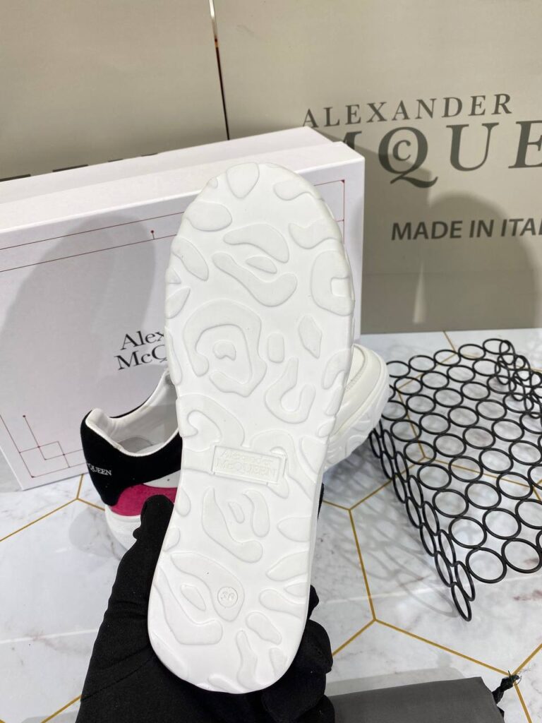 alexander mcqueen ayakkabi sneaker beyaz siyah pembe