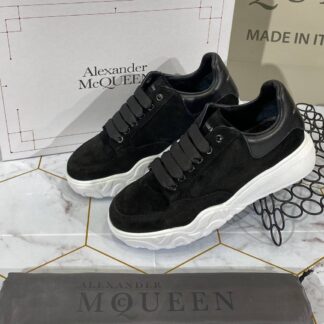 alexander mcqueen ayakkabi sneaker beyaz siyah suet