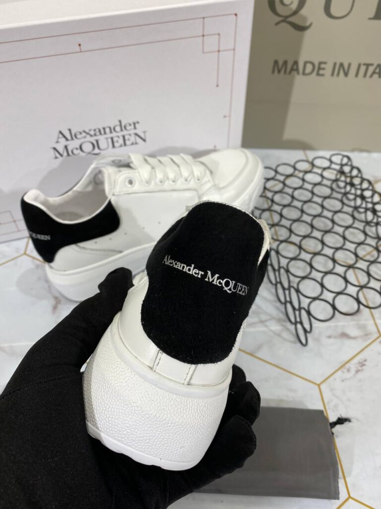 alexander mcqueen ayakkabi sneaker beyaz suet