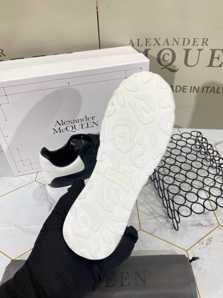 alexander mcqueen ayakkabi sneaker siyah beyaz