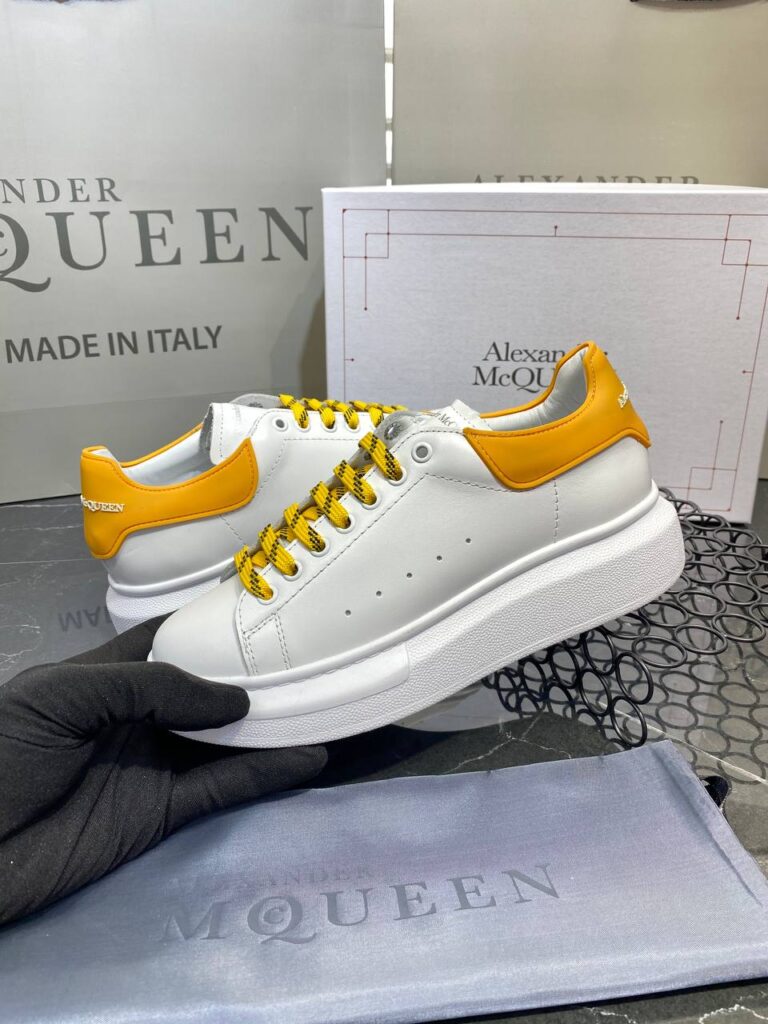 alexander mcqueen ayakkabi yeni sezon beyaz sari sneaker