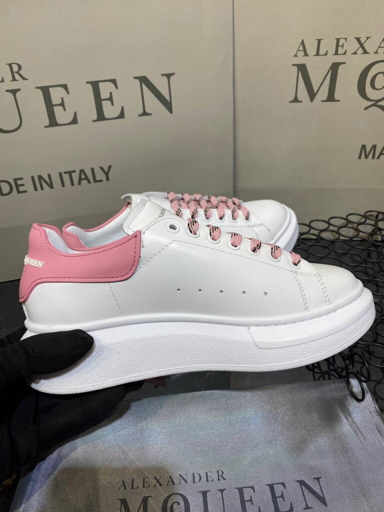 alexander mcqueen ayakkabi yeni sezon pembe beyaz sneaker