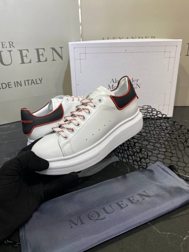 alexander mcqueen ayakkabi yeni sezon siyah beyaz kirmizi sneaker