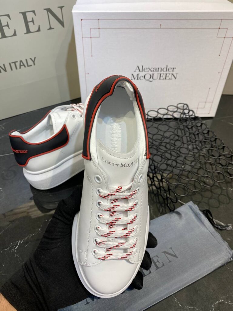 alexander mcqueen ayakkabi yeni sezon siyah beyaz kirmizi sneaker