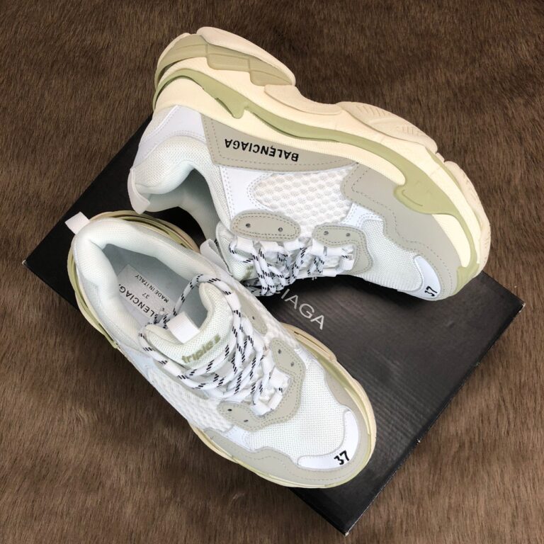 balenciaga ayakkabi triple s beyaz