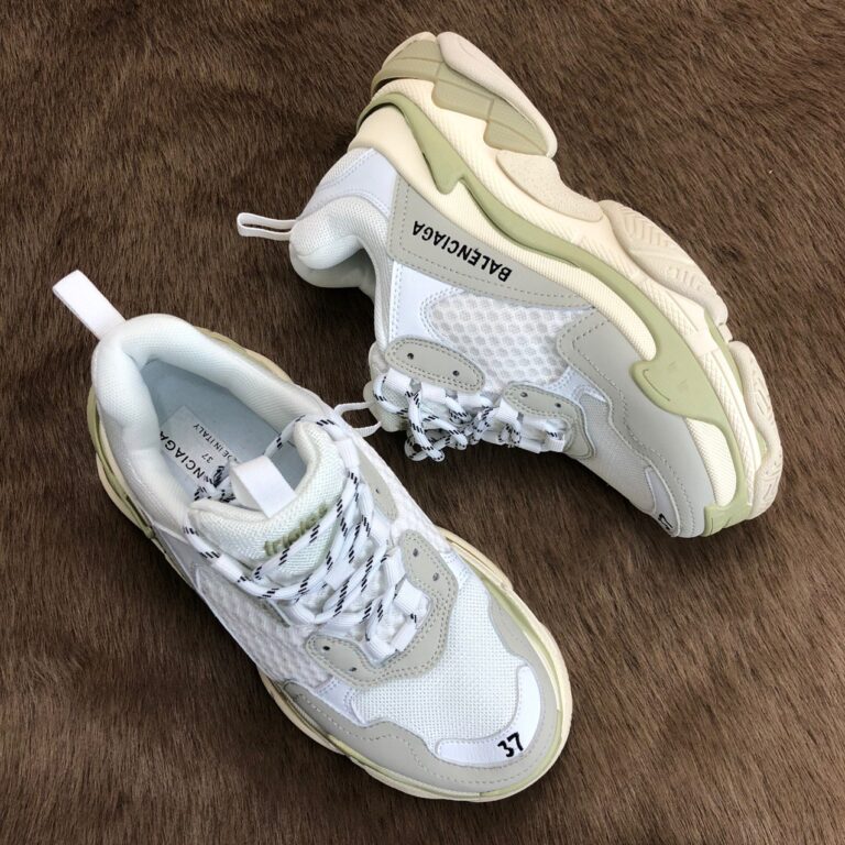 balenciaga ayakkabi triple s beyaz