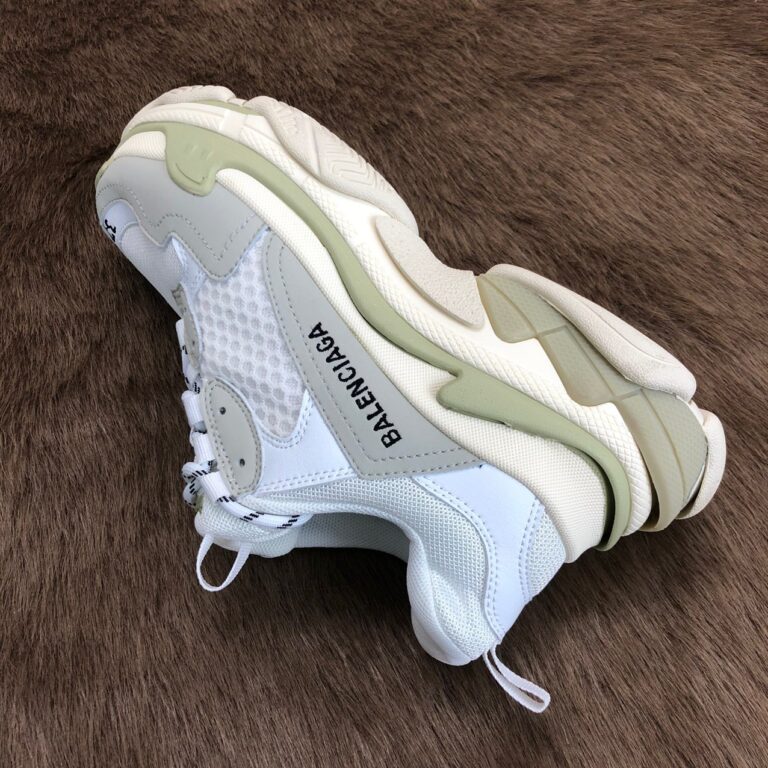balenciaga ayakkabi triple s beyaz