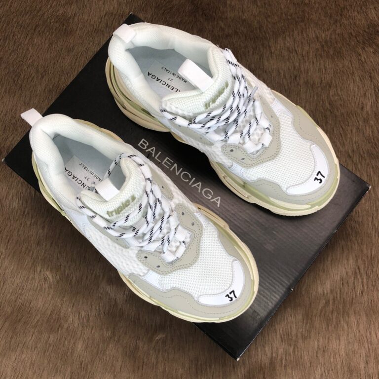 balenciaga ayakkabi triple s beyaz