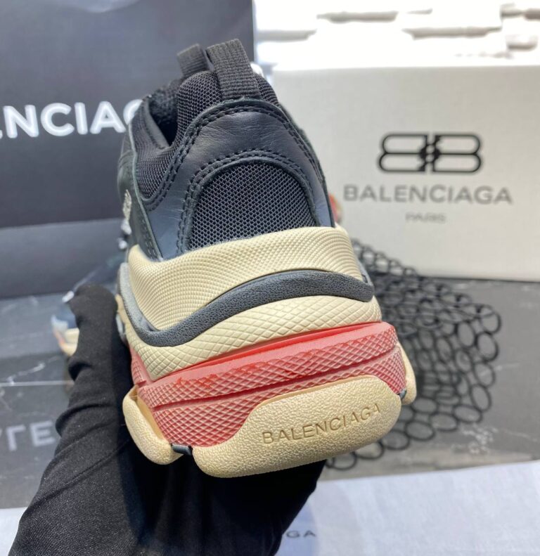 balenciaga ayakkabi triple s siyah