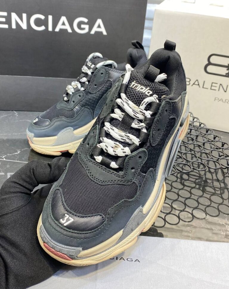 balenciaga ayakkabi triple s siyah