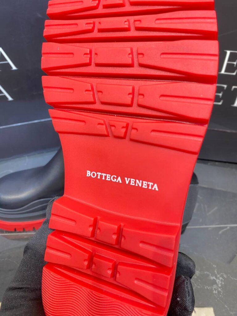 bottega veneta ayakkabi the tire boot bot uzun boy siyah kirmizi