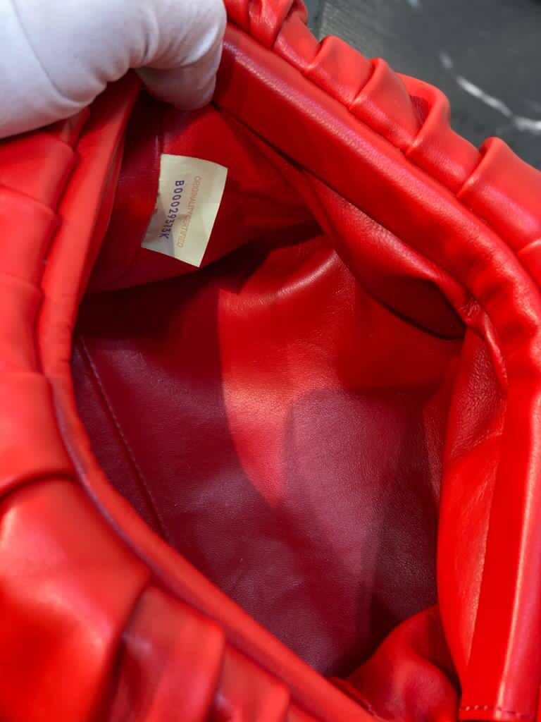 bottega veneta canta the chain pouch zincirli kirmizi