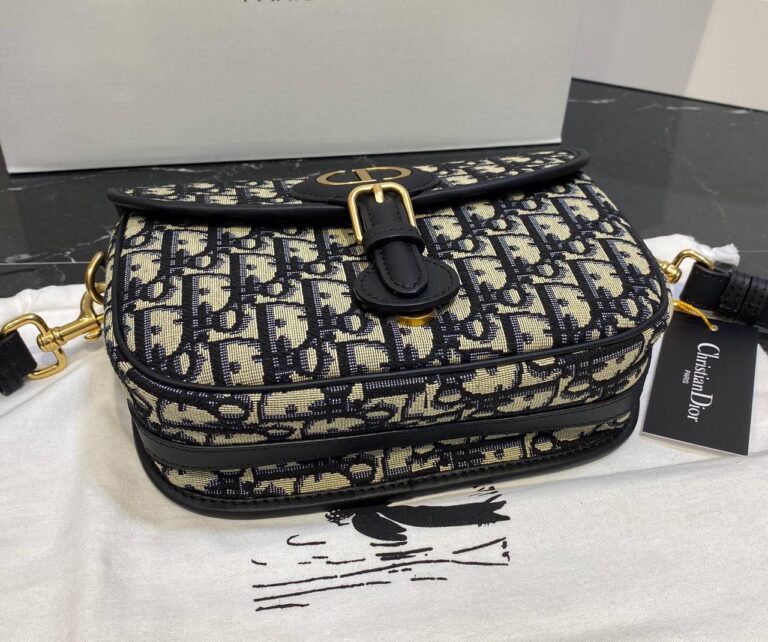 christian dior canta booby nakisli siyah 22x17 cm