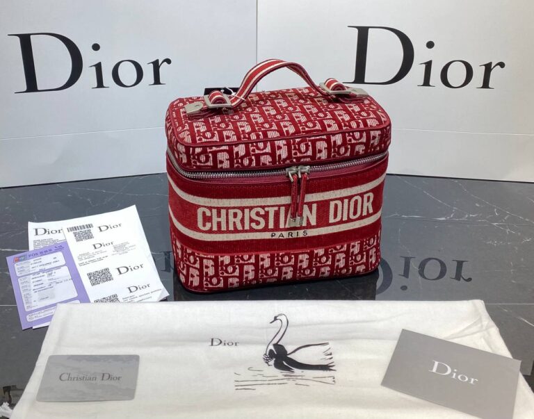 christian dior canta vanity case nakisli kirmizi 24x17 cm
