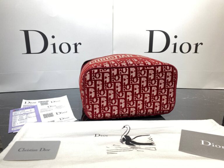 christian dior canta vanity case nakisli kirmizi 24x17 cm
