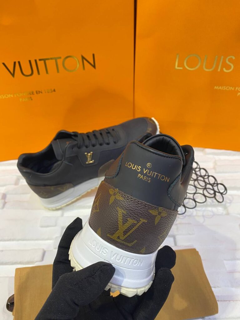 louis vuitton ayakkabi run away erkek siyah