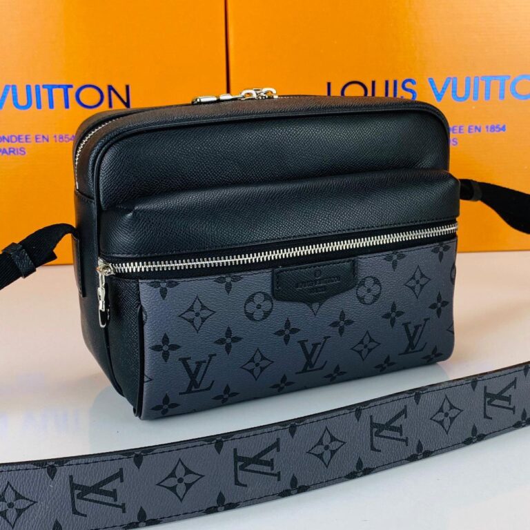 louis vuitton canta outdoor messenger erkek postaci monogram gri 29.5x20x10.5