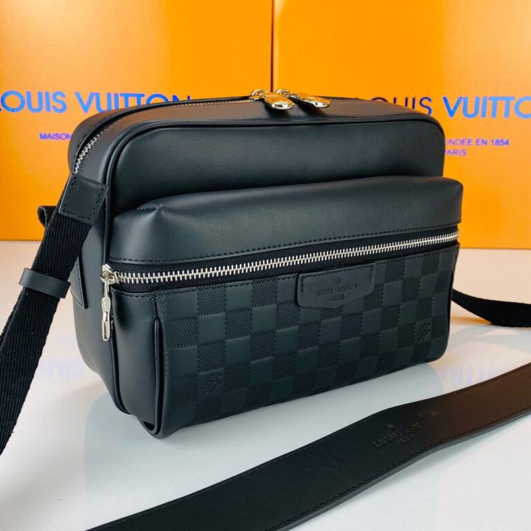 louis vuitton canta outdoor messenger erkek postaci siyah infini 29.5x20x10.5