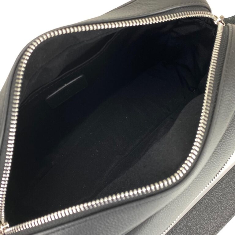 louis vuitton canta outdoor messenger erkek postaci siyah infini 29.5x20x10.5