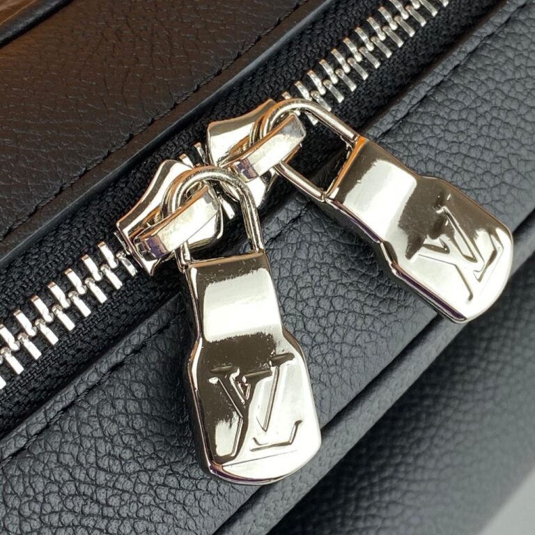 louis vuitton canta outdoor messenger erkek postaci siyah monogram empreinte 29.5x20x10.5
